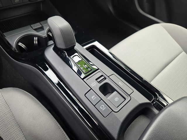 Used 2025 Toyota Prius LE FWD image 18