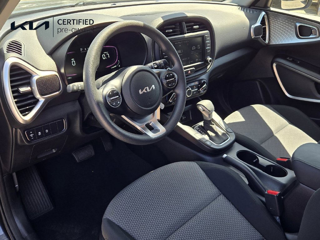Certified 2023 Kia Soul LX w/ LX Technology Package FWD image 11