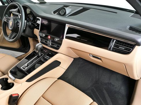 New 2026 Porsche Macan AWD/4WD image 24