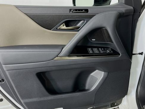 Used 2025 Lexus LX 700h Overtrail image 28