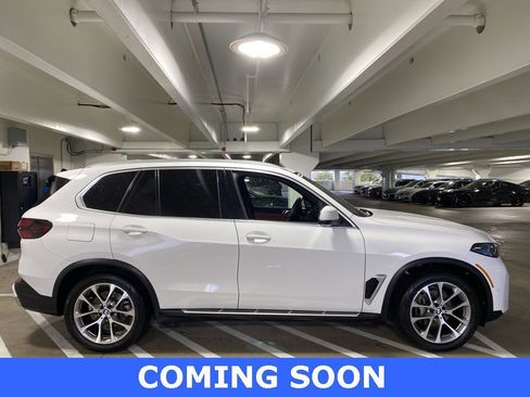Used 2025 BMW X5 xDrive40i w/ Climate Comfort Package image 5