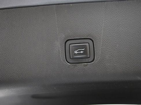 Used 2019 Chevrolet Traverse Premier AWD/4WD image 11