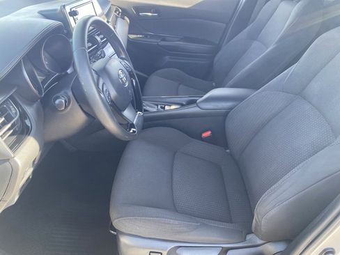 Used 2018 Toyota C-HR XLE image 20