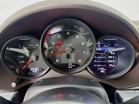 Certified 2022 Porsche 718 Cayman RWD image 14