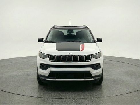 Used 2025 Jeep Compass Trailhawk AWD/4WD image 2