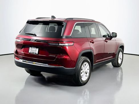 Used 2024 Jeep Grand Cherokee Laredo X AWD/4WD image 7