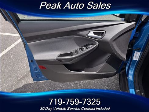 Used 2014 Ford Focus SE FWD image 11