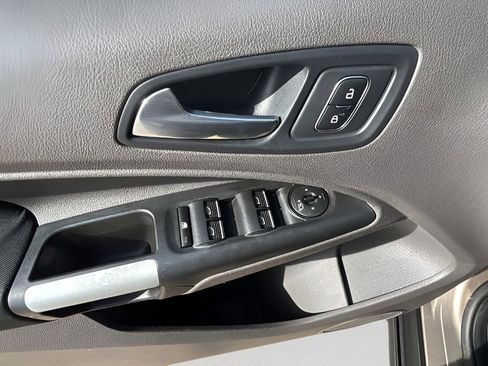 Used 2020 Ford Transit Connect XLT image 24