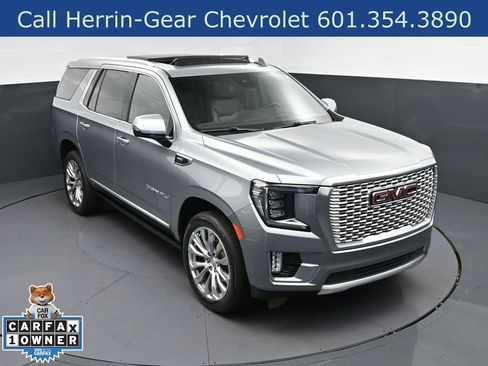 Used 2024 GMC Yukon Denali w/ LPO, Floor Liner Package image 1