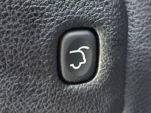 Used 2021 Jeep Grand Cherokee Limited w/ Luxury Group II image 18