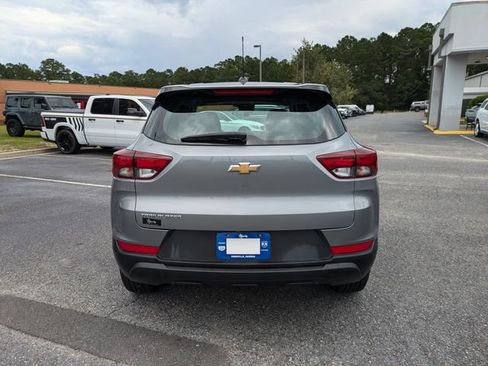 Used 2023 Chevrolet TrailBlazer LS FWD image 6