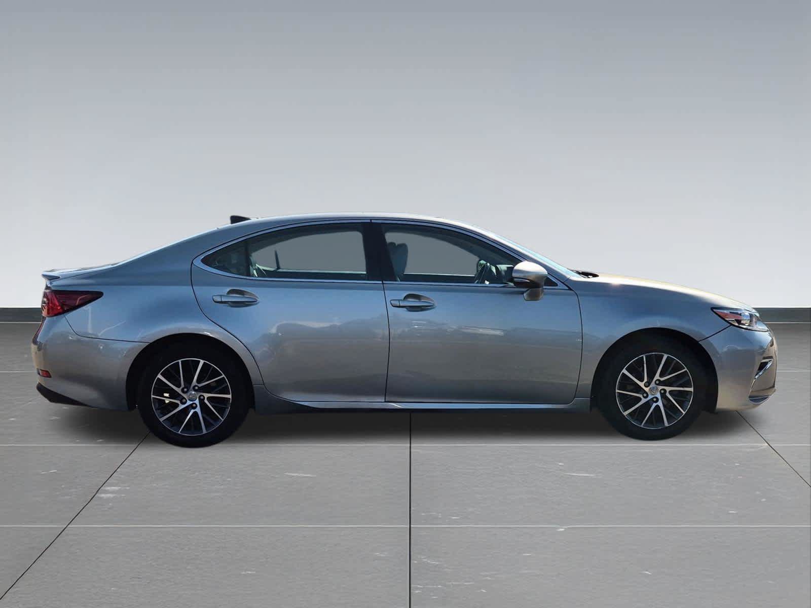 Used 2017 Lexus ES 350 w/ Luxury Package FWD image 7