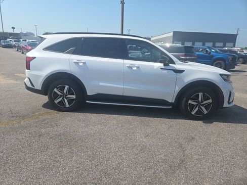Used 2023 Kia Sorento S w/ Panoramic Sunroof Package FWD image 11