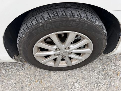 Used 2011 Toyota Camry XLE w/ XLE Extra-Value Pkg #1 FWD image 12