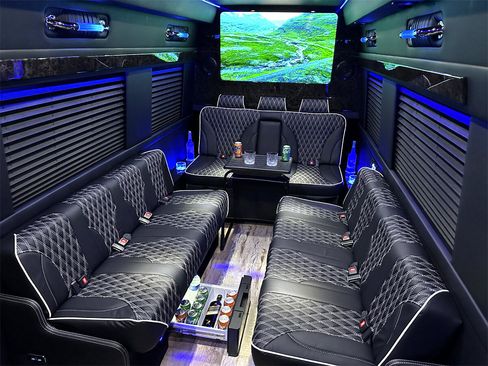 Used 2024 Mercedes-Benz Sprinter 3500 image 39