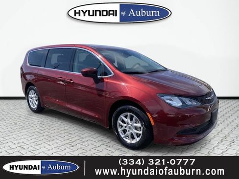 Used 2023 Chrysler Voyager LX FWD image 1