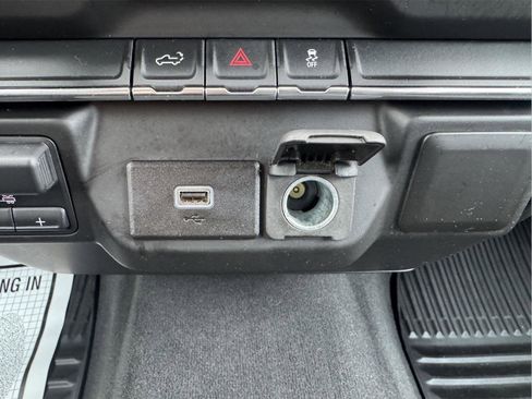 Used 2019 Chevrolet Silverado 1500 Custom w/ Custom Value Package image 19