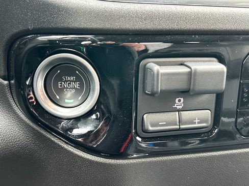 Used 2025 Chevrolet Silverado 3500 LTZ w/ LTZ Plus Package image 17