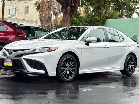 Used 2023 Toyota Camry SE image 8