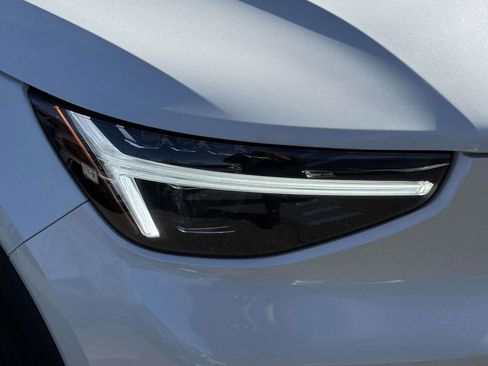 Certified 2026 Volvo XC40 B5 Plus w/ Protection Package Premier image 7