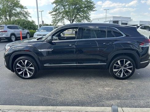 Certified 2025 Volkswagen Atlas Cross Sport SEL Premium R-Line AWD/4WD image 4