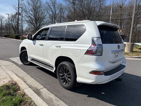 Used 2023 Lexus GX 460 Premium w/ Premium Package image 5