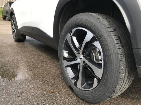 Certified 2024 Chevrolet Trax RS w/ Driver Confidence Package image 13