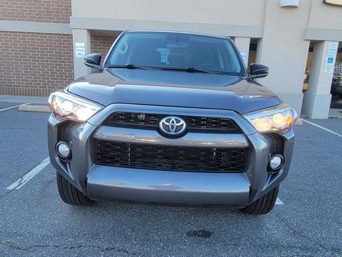 Used 2018 Toyota 4Runner SR5 image 3