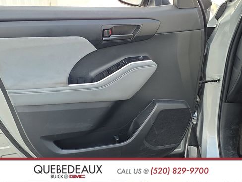 Used 2023 Toyota Highlander LE image 9