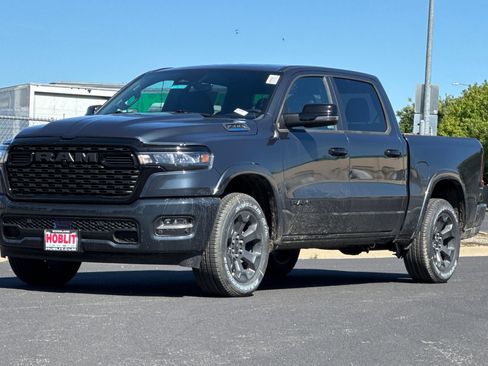 New 2026 RAM 1500 4x4 Crew Cab image 7
