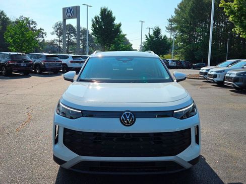 Certified 2025 Volkswagen Tiguan S FWD image 8