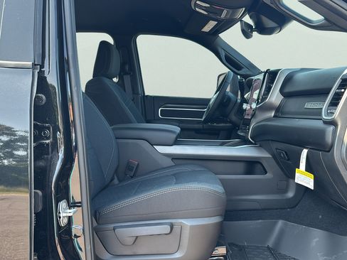 New 2025 RAM 2500 Big Horn AWD/4WD image 10