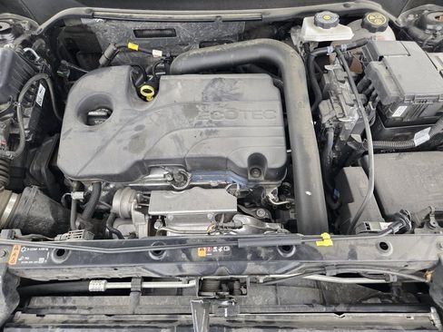 Used 2023 Chevrolet Equinox RS w/ RS Leather Package image 34