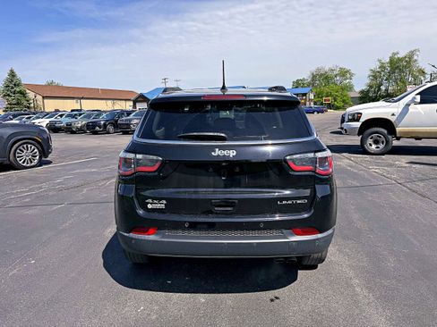 Used 2018 Jeep Compass Limited w/ Navigation Group AWD/4WD image 8