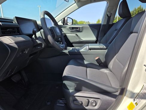 Used 2026 Toyota RAV4 XLE Premium image 5