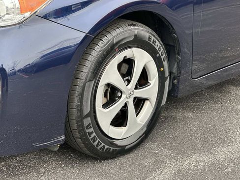 Used 2013 Toyota Prius Three image 30