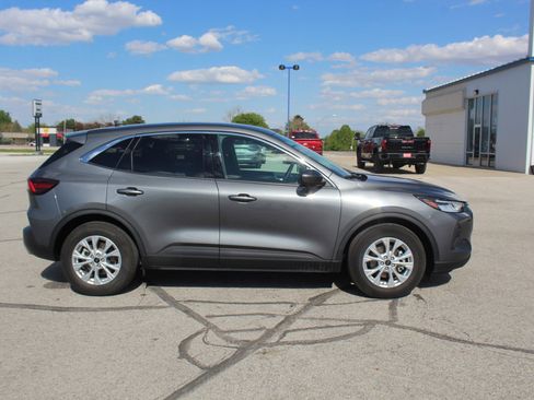 Used 2024 Ford Escape Active w/ Tech Pack #2 FWD image 4
