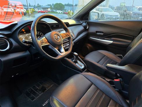 Used 2020 Nissan Kicks SR w/ SR Premium Package image 11