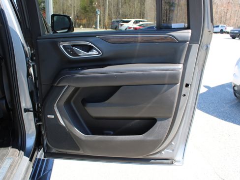 Used 2021 Chevrolet Suburban Premier w/ Premium Package image 14