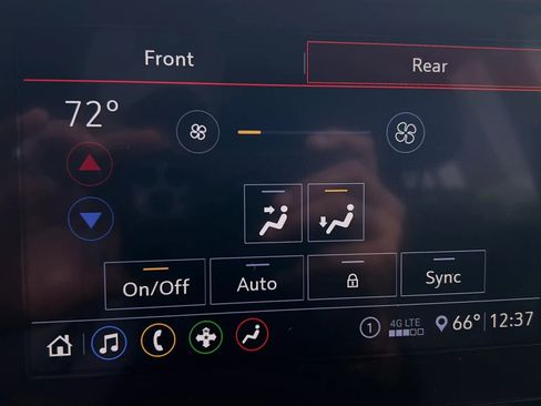 Used 2020 Chevrolet Traverse LT image 44