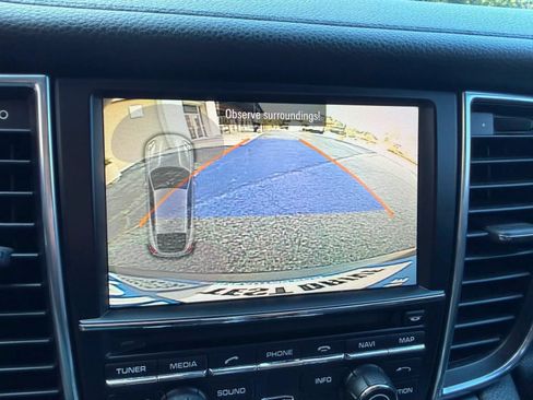 Used 2015 Porsche Panamera RWD image 21