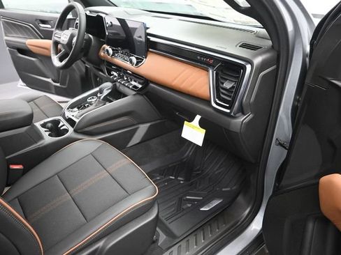 New 2026 GMC Canyon AT4 AWD/4WD image 17