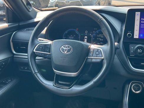 Used 2025 Toyota Grand Highlander AWD Hybrid image 12