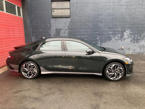 Used 2023 Hyundai Ioniq 6 SEL image 2