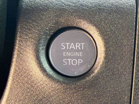 Used 2022 Nissan Frontier Pro-X RWD image 17