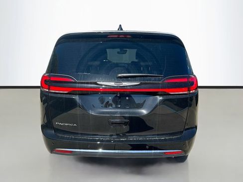 New 2026 Chrysler Pacifica Select image 7