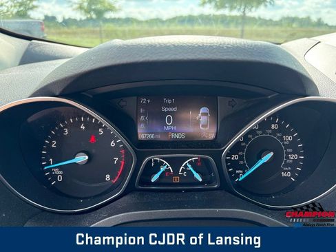 Used 2017 Ford Escape SE w/ Equipment Group 201A FWD image 18