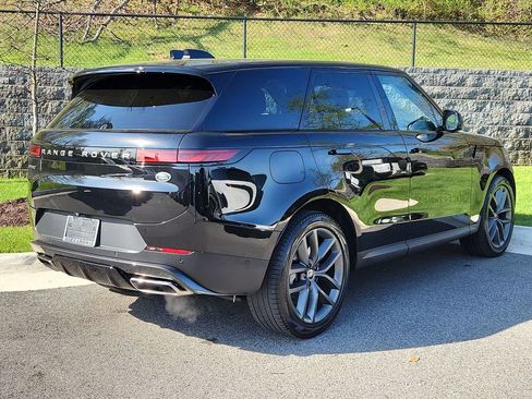 Used 2023 Land Rover Range Rover Sport SE image 2