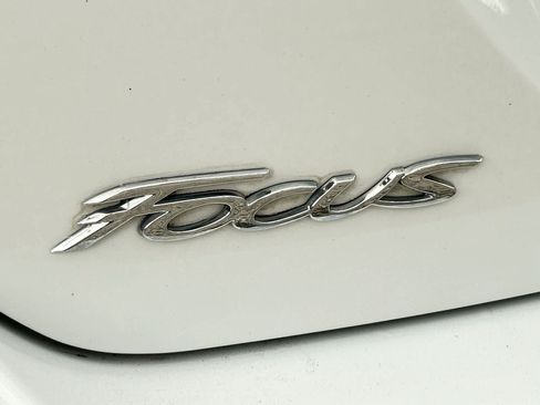 Used 2012 Ford Focus SEL FWD image 9