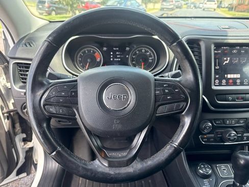 Used 2019 Jeep Cherokee Trailhawk AWD/4WD image 11